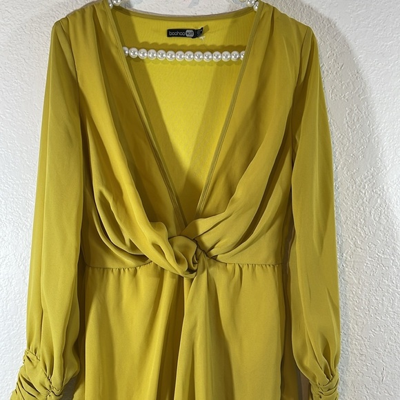 Tia Twist Front Ruched Sleeve Shift Dress Size 6 - Picture 3 of 11
